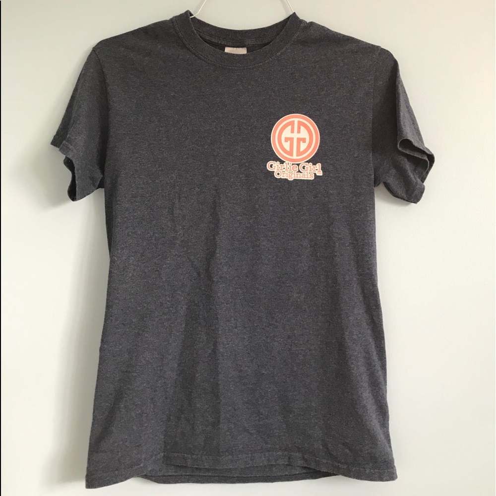 Detailed grey shirt